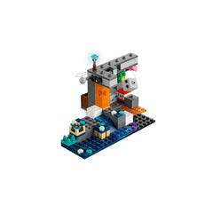 LEGO - The Warden Encounter - Construction Set Toys
