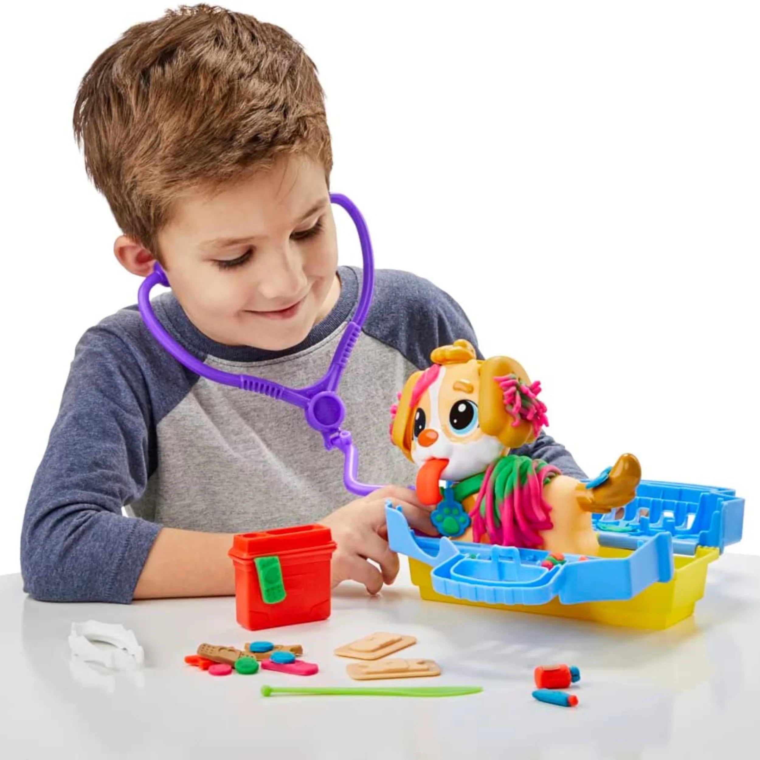 HASBRO - Play-Doh Care 'n Carry Vet Playset with Toy Dog, Carrier, 10 Tools, 5 Colours
