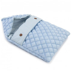 Medium blue quilted sleeping bag for 36 cm doll, adorned with white stars and wooden buttons.