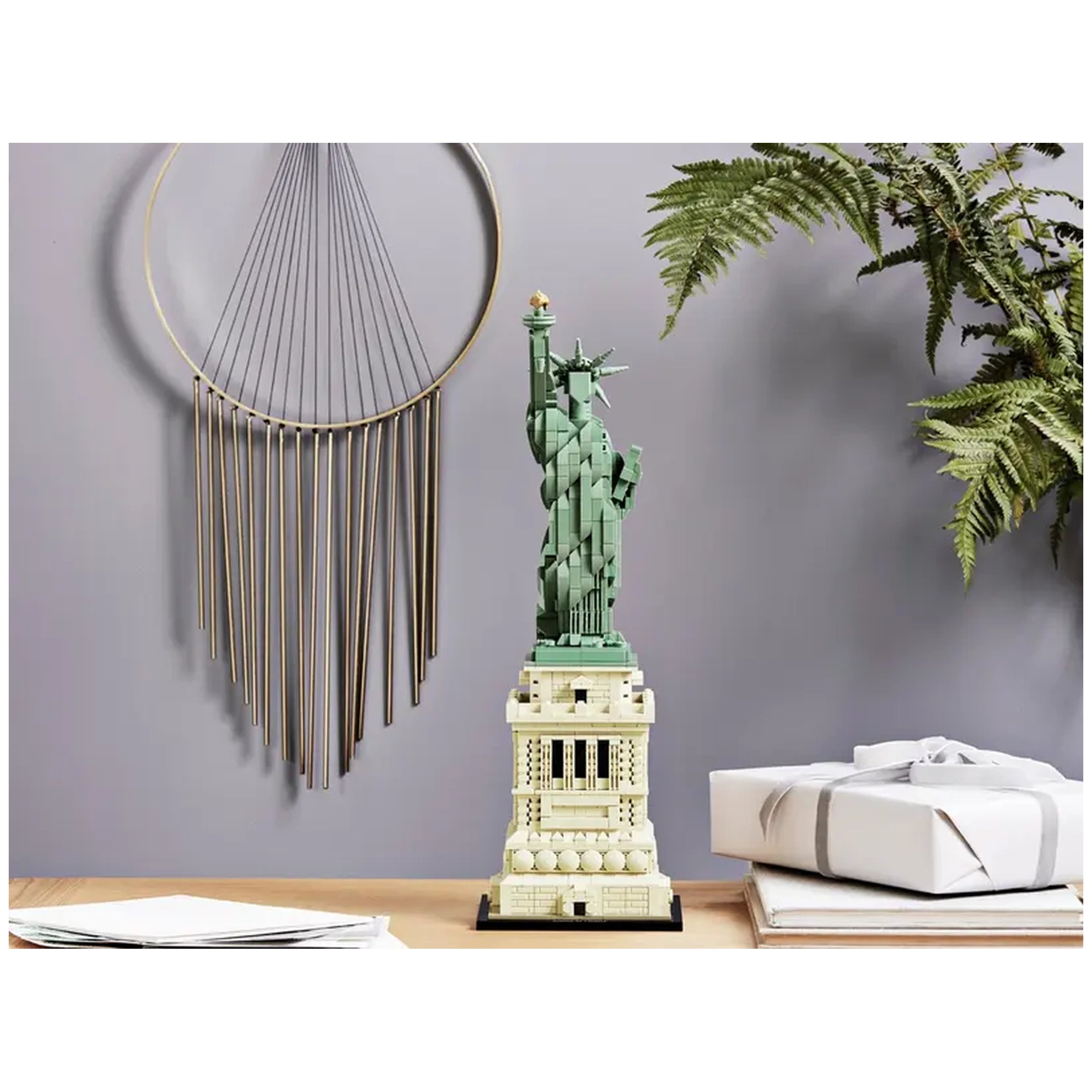 Lego - Architecture - Statue of Liberty - Construction Set Toys