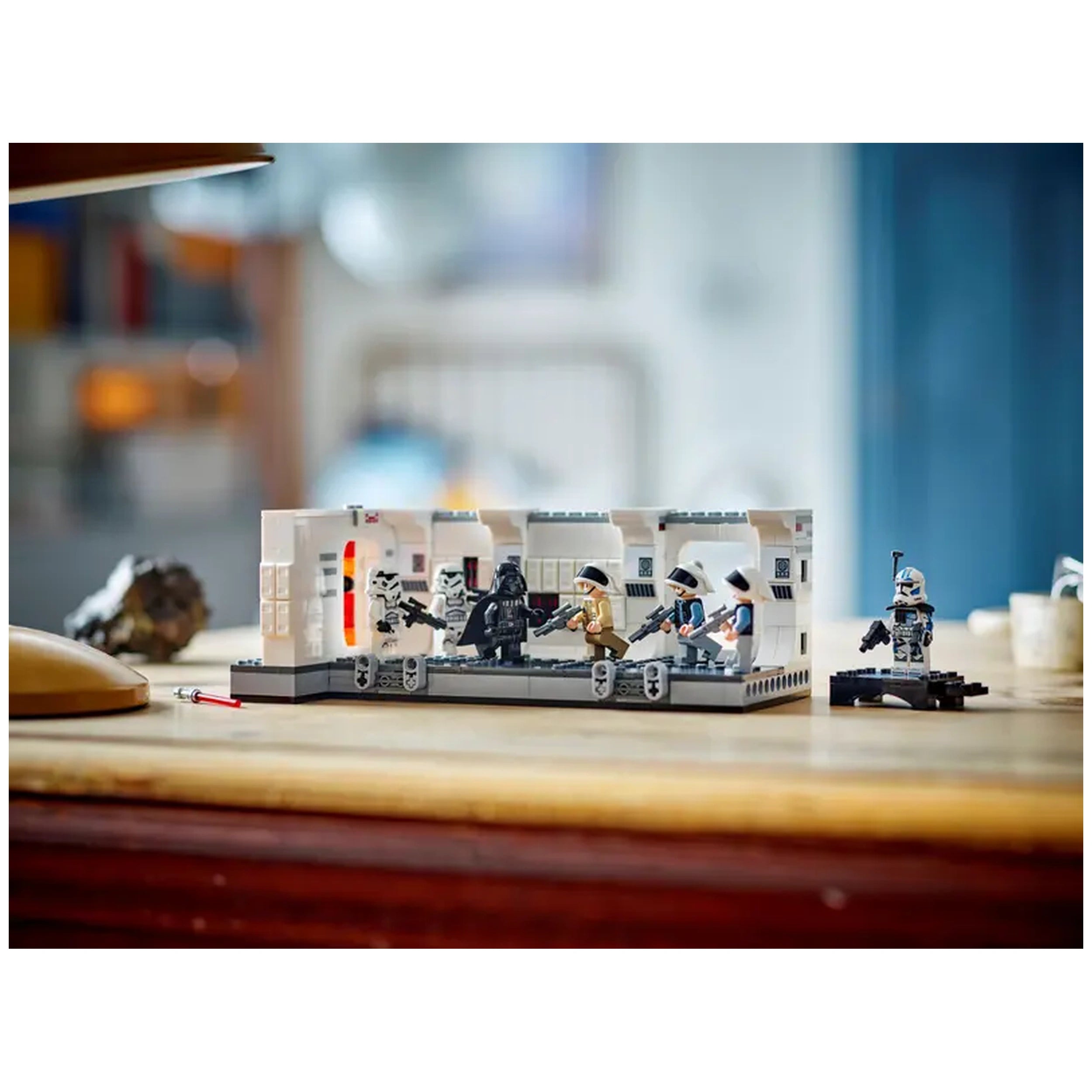 Lego - Star Wars - Boarding the Tantive IV - Construction Set Toys