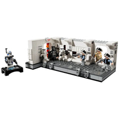 Lego - Star Wars - Boarding the Tantive IV - Construction Set Toys