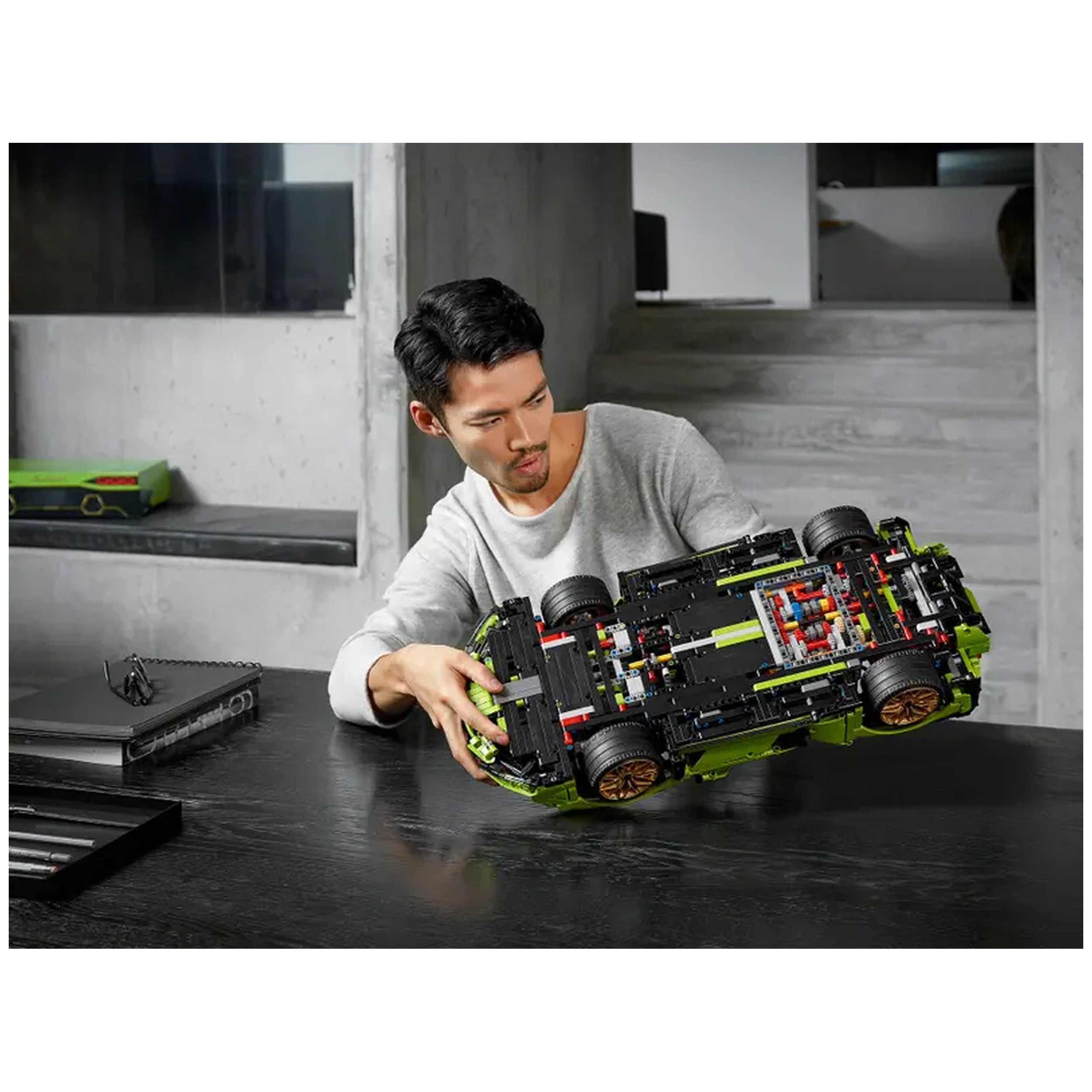 Lego - Technic - Lamborghini Sián FKP 37 - Construction Set Toys
