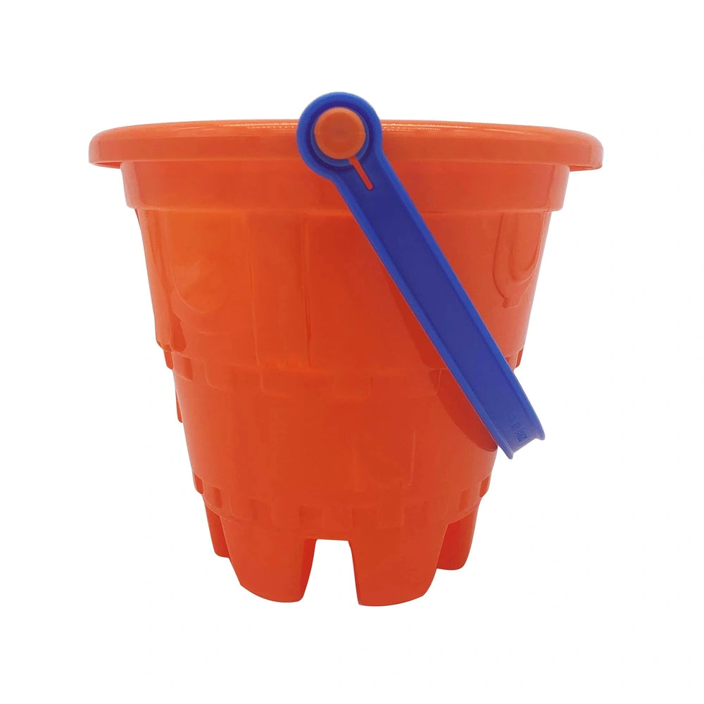 Gowi orange castle bucket with a blue handle, 17 cm diameter, ideal for beach and sand play.