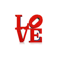 Lego Art LOVE construction set features a glossy red design, forming the word "love" as a decorative piece.